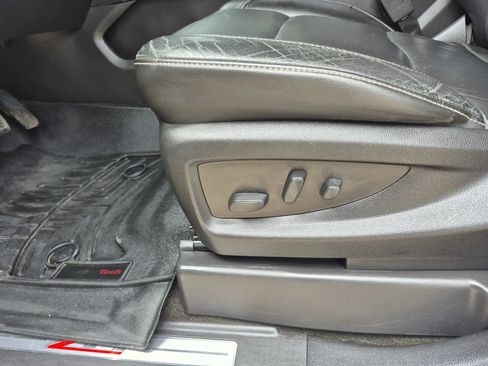 Used 2018 Chevrolet Tahoe LT image 17