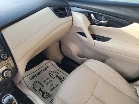 Used 2019 Nissan Rogue SL w/ Premium Package image 14