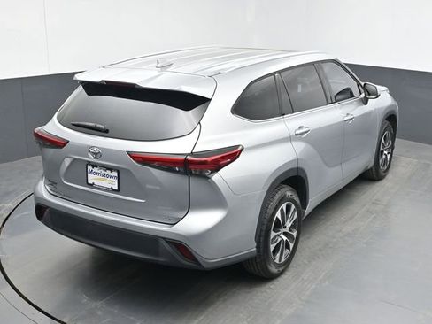 Used 2021 Toyota Highlander XLE FWD image 44