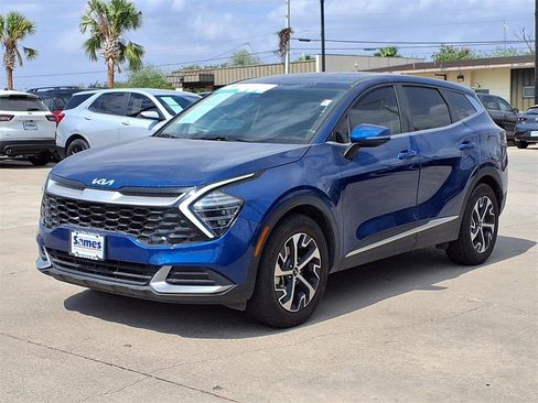 Used 2025 Kia Sportage EX image 3