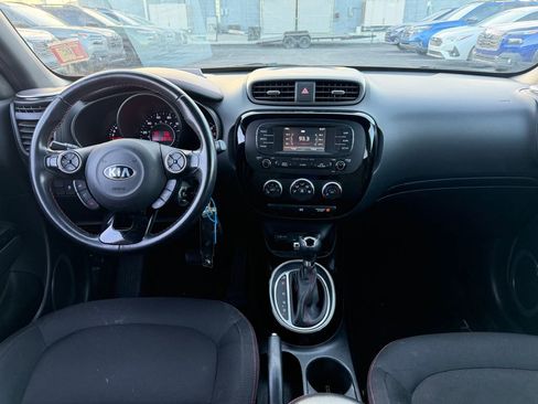 Used 2016 Kia Soul + w/ Soulful Package FWD image 9