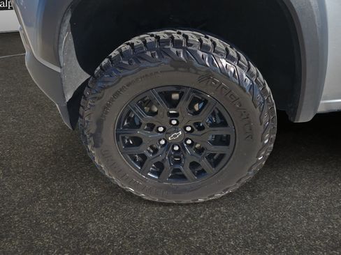 Used 2024 Chevrolet Colorado Trail Boss image 14