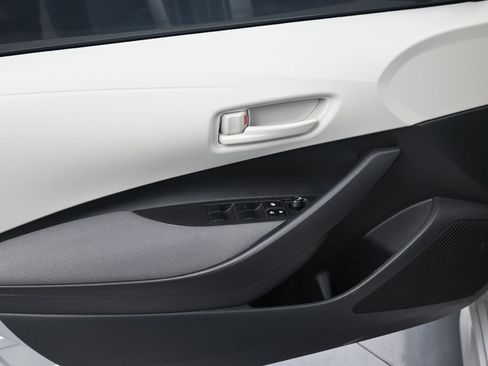 Used 2025 Toyota Corolla LE w/ Convenience Package image 13