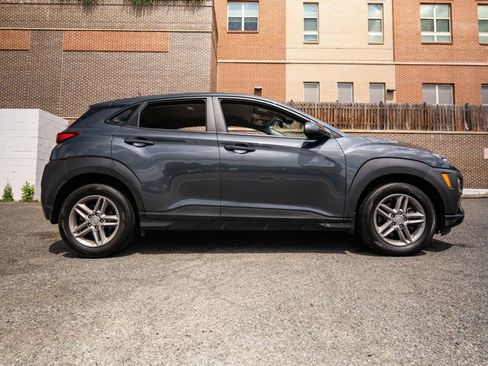 Used 2021 Hyundai Kona SE AWD/4WD image 2