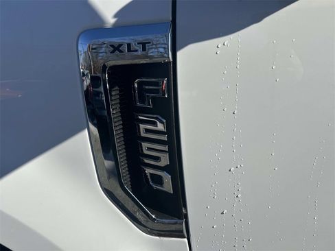 Used 2022 Ford F250 XLT w/ FX4 Off-Road Package image 11