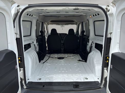 Used 2018 RAM ProMaster City Tradesman image 11