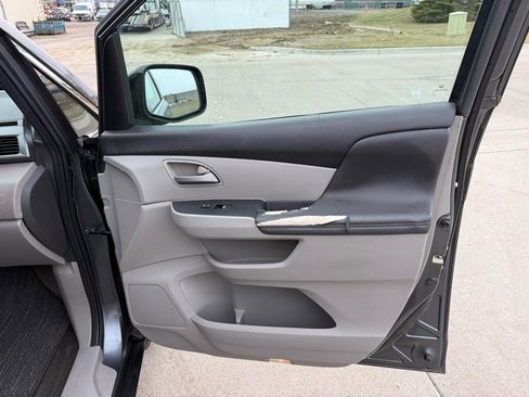 Used 2011 Honda Odyssey EX-L image 25