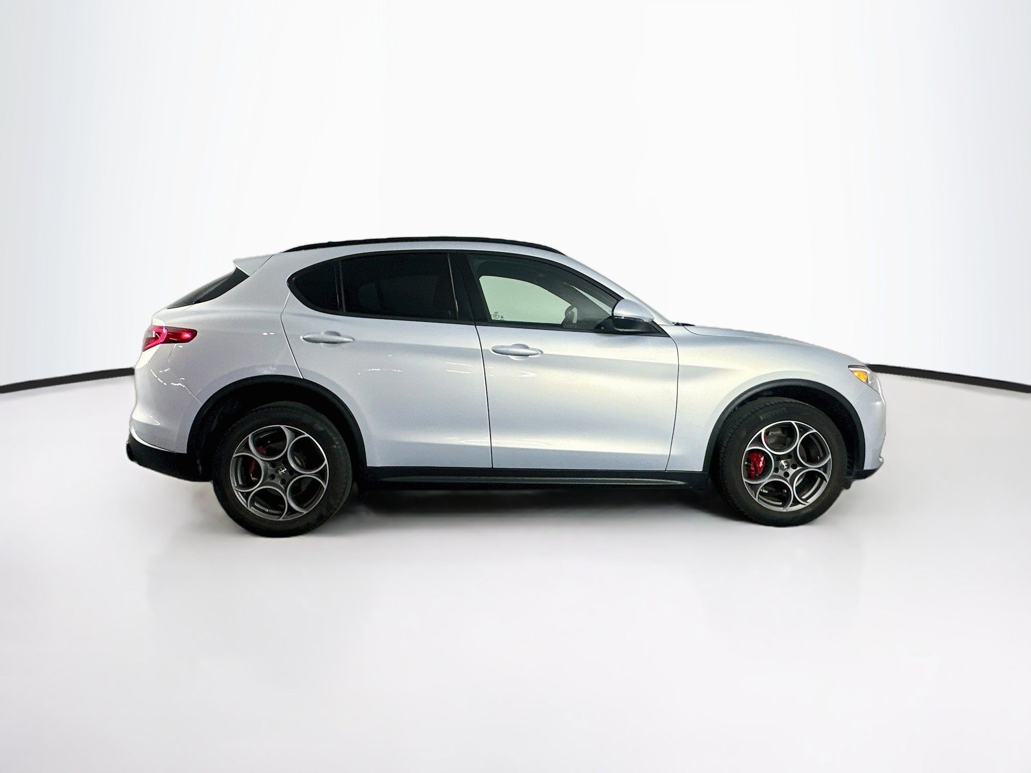 Used 2023 Alfa Romeo Stelvio Sprint RWD image 10