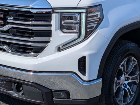 Used 2025 GMC Sierra 1500 SLT image 9