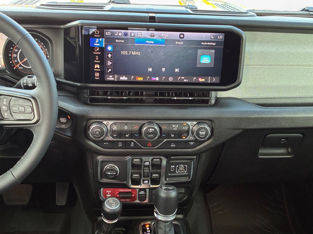 Used 2026 Jeep Wrangler Unlimited Sport AWD/4WD image 3