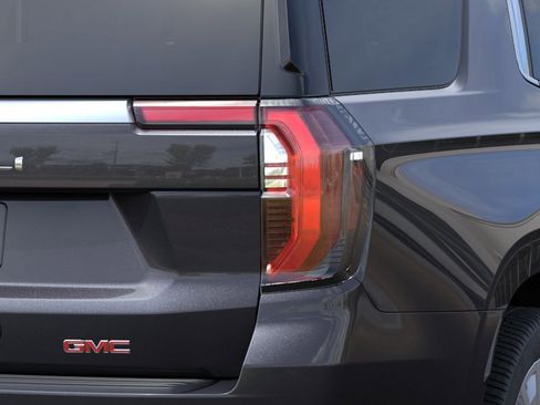 New 2026 GMC Yukon Denali w/ Denali Reserve Package RWD image 11