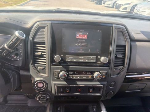 Used 2024 Nissan Titan SV w/ SV Convenience Package image 32