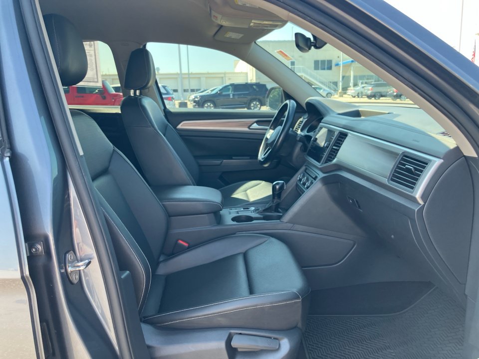 Used 2021 Volkswagen Atlas SE FWD image 32