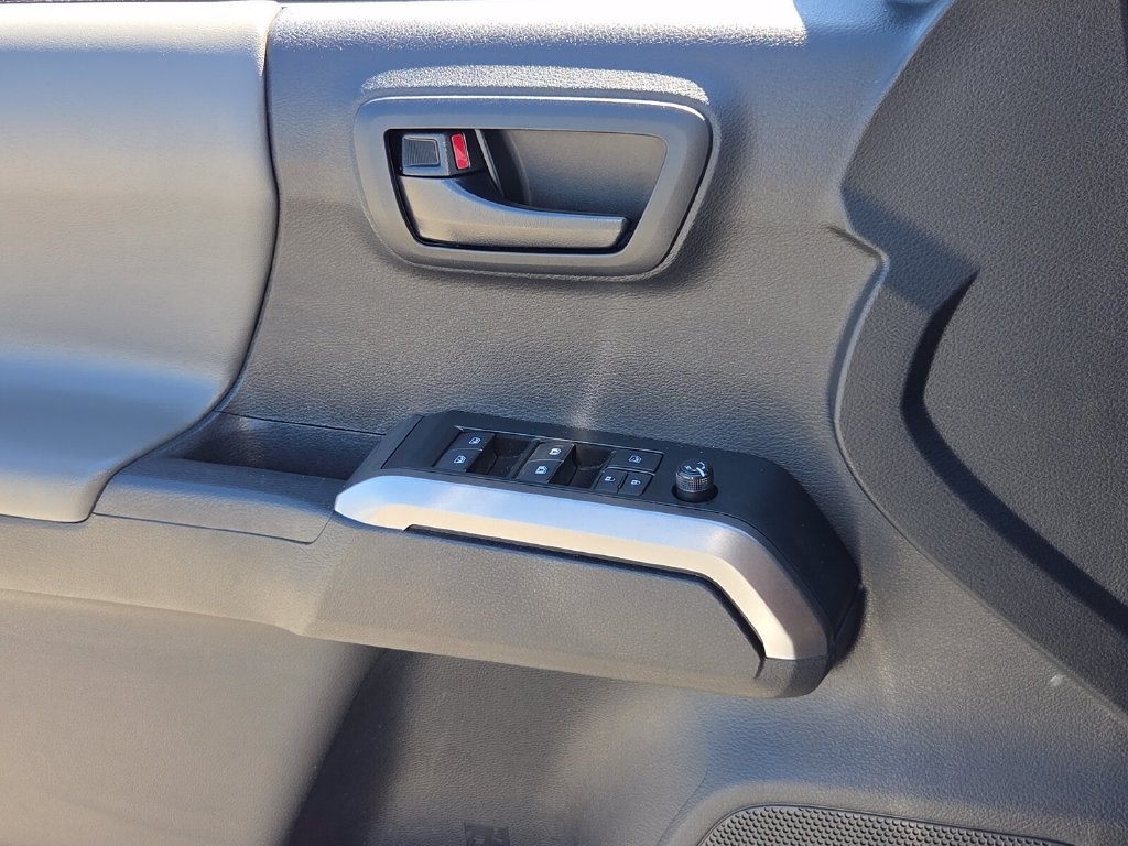 Used 2023 Toyota Tacoma SR5 w/ Technology Package AWD/4WD image 29
