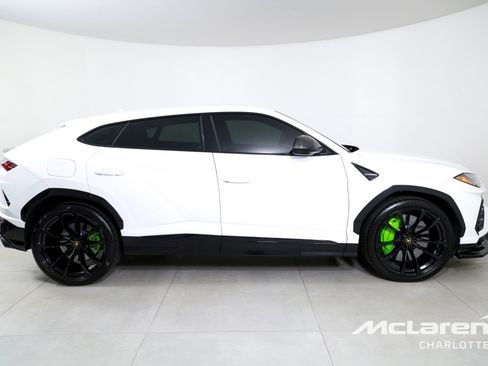 Used 2022 Lamborghini Urus image 9