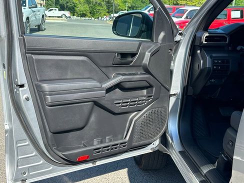 Used 2024 Toyota Tacoma SR5 AWD/4WD image 13