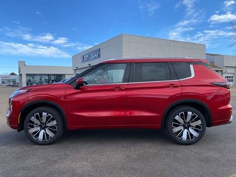 New 2026 Mitsubishi Outlander SEL image 2