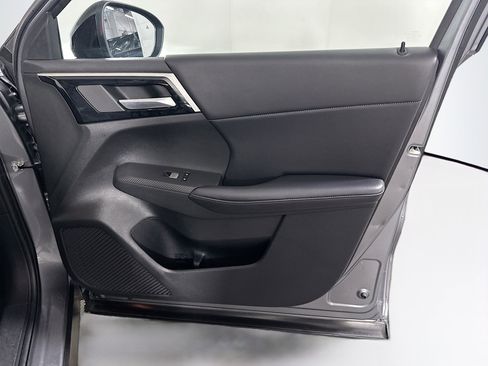 Used 2024 Mitsubishi Outlander SE image 34