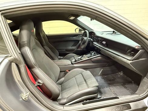 Used 2025 Porsche 911 Carrera 4 GTS AWD/4WD image 47