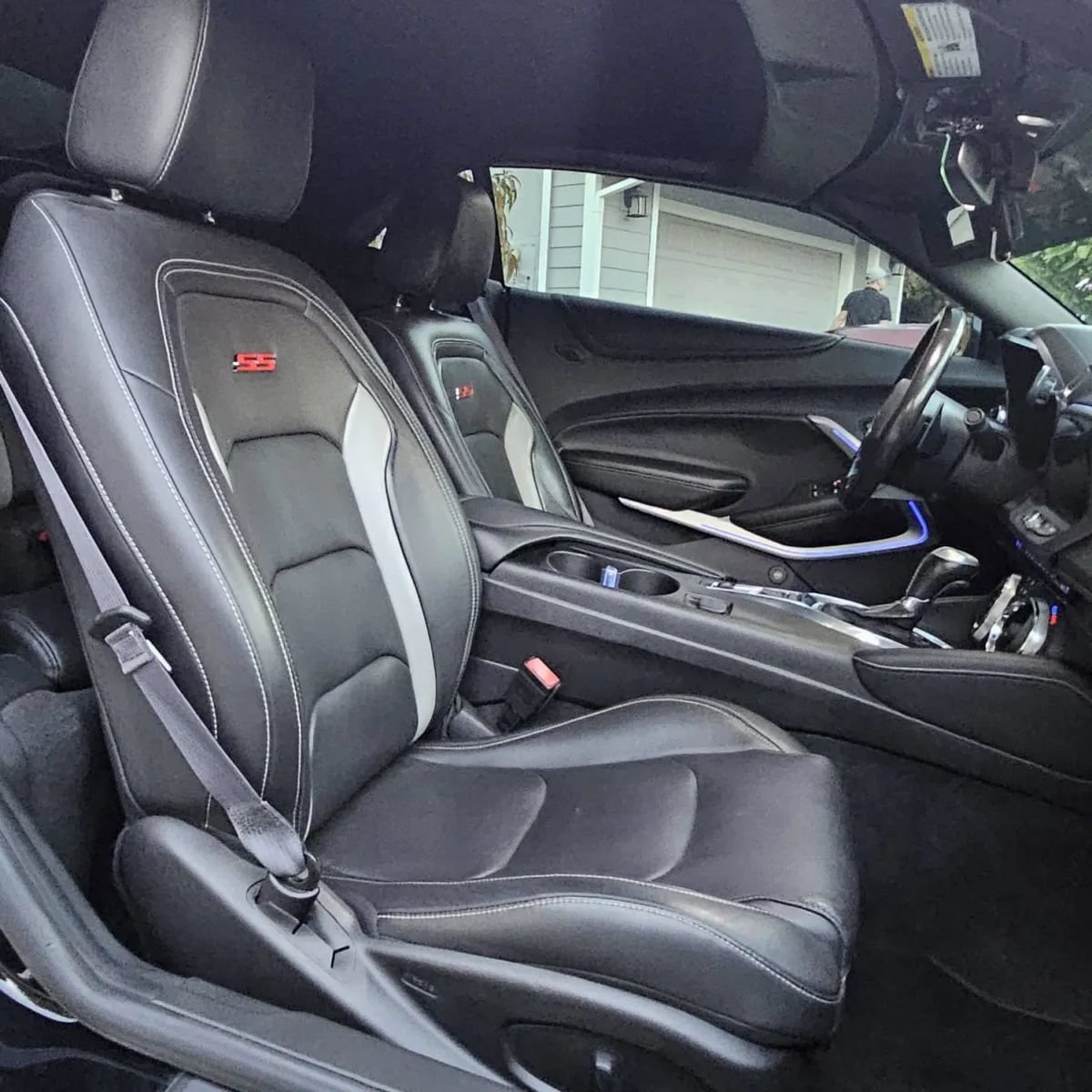 Used 2017 Chevrolet Camaro SS RWD image 9