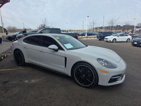 Used 2020 Porsche Panamera image 3