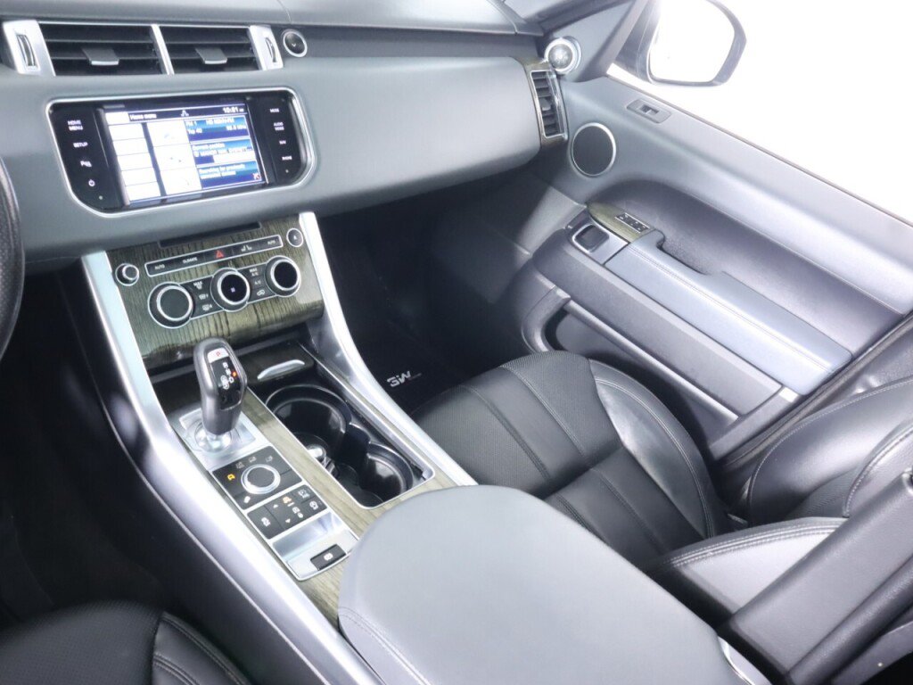 Used 2015 Land Rover Range Rover Sport SE AWD/4WD image 33