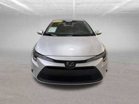Used 2026 Toyota Corolla LE FWD image 2