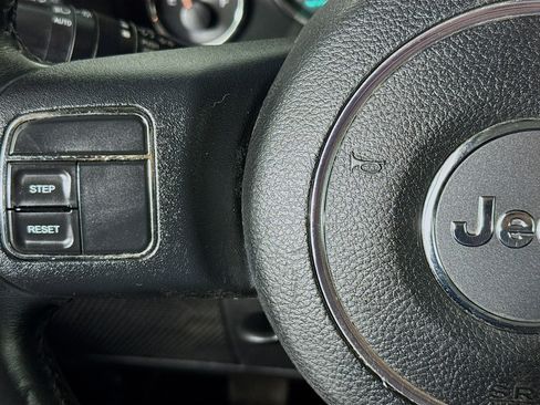 Used 2014 Jeep Wrangler Unlimited Sahara image 13