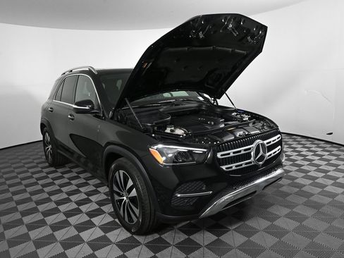 Certified 2025 Mercedes-Benz GLE 450 4MATIC image 34