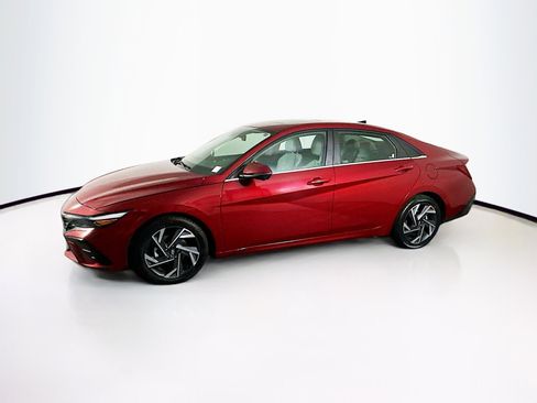 Used 2024 Hyundai Elantra Limited image 4