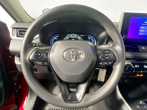 Used 2024 Toyota RAV4 LE image 17