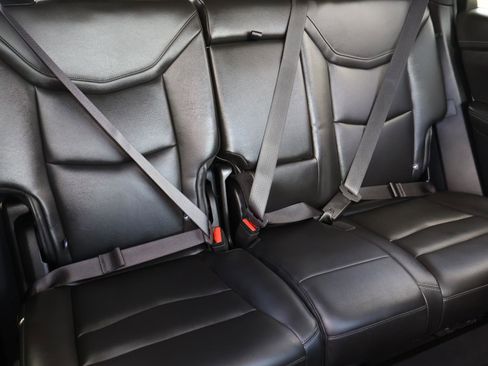 Used 2025 Cadillac XT6 Luxury image 25