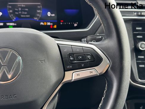 Used 2022 Volkswagen Tiguan SE image 19