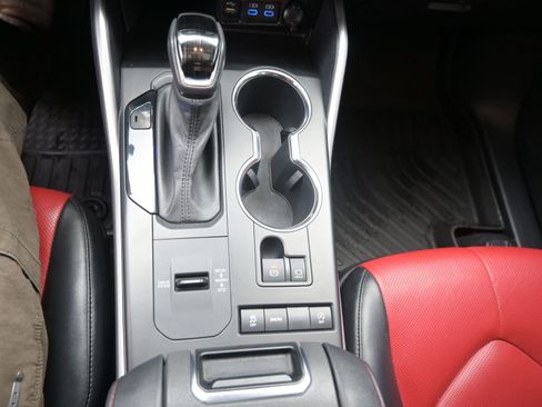 Used 2022 Toyota Highlander XSE image 18