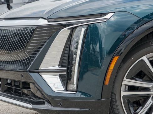 New 2026 Cadillac Lyriq Luxury w/ LPO, Floor Liner Package AWD/4WD image 3