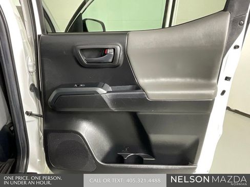 Used 2022 Toyota Tacoma SR AWD/4WD image 22