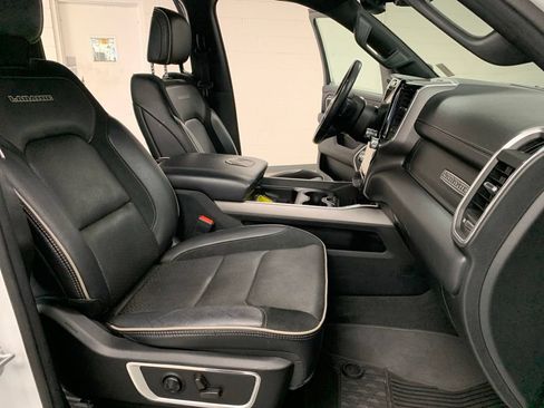 Used 2021 RAM 1500 Laramie AWD/4WD image 7