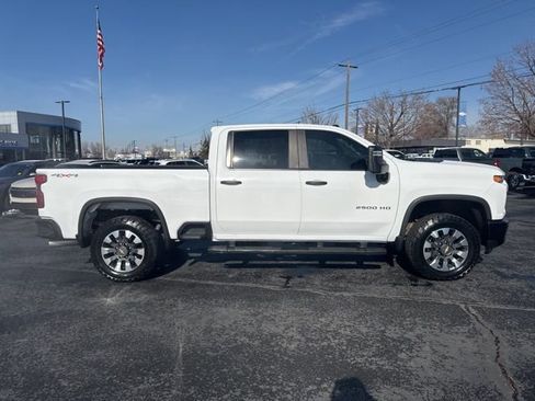 Certified 2022 Chevrolet Silverado 2500 Custom w/ Custom Value Package image 8