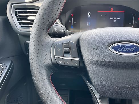 Used 2025 Ford Escape ST-Line FWD image 10