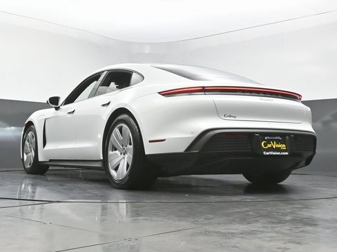 Used 2022 Porsche Taycan image 46