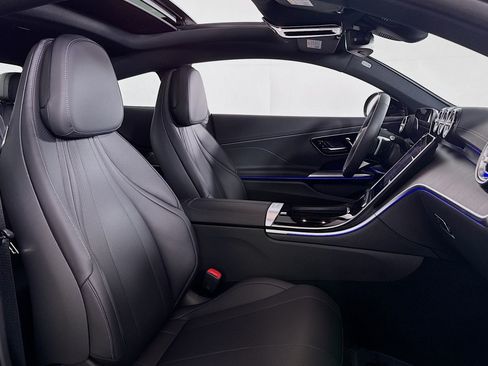New 2026 Mercedes-Benz CLE 300 4MATIC Coupe image 6