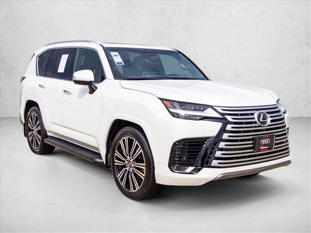 Used 2024 Lexus LX 600 4WD w/ Luxury Package image 3
