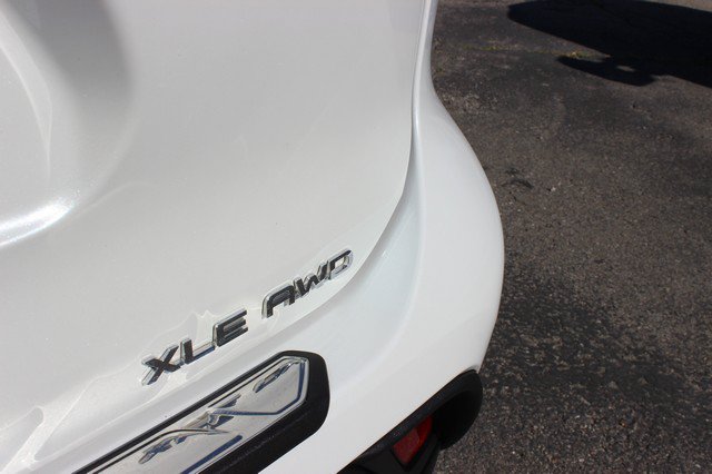 Used 2026 Toyota Highlander XLE AWD/4WD image 4