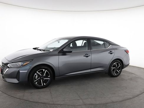 Used 2025 Nissan Sentra SV image 6