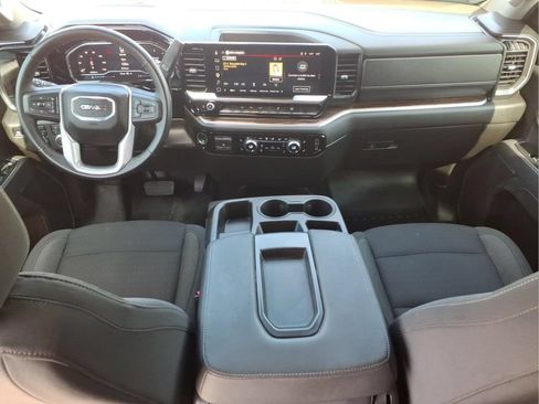 Used 2025 GMC Sierra 2500 SLE w/ SLE Value Package; AWD/4WD image 18