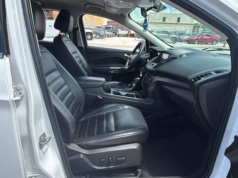 Used 2017 Ford Escape SE w/ SE Leather Comfort Package AWD/4WD image 41