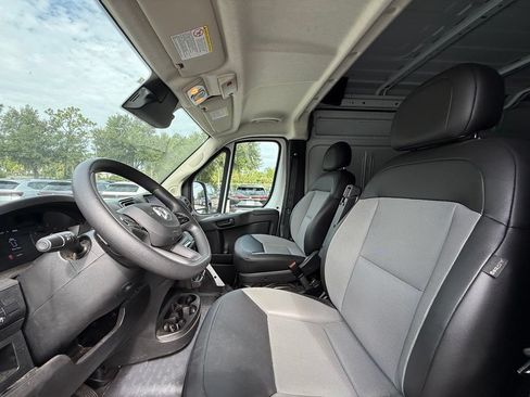 Used 2025 RAM ProMaster 2500 w/ Convenience Group FWD image 20