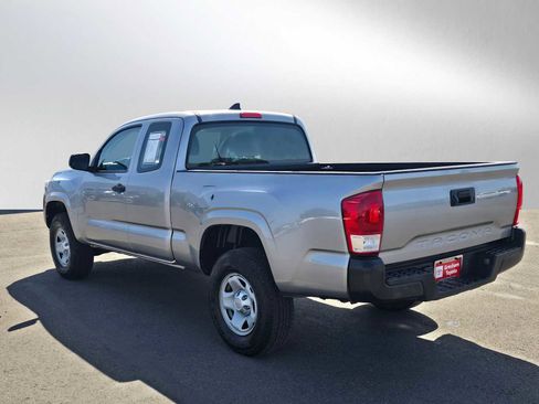 Used 2017 Toyota Tacoma SR RWD image 6