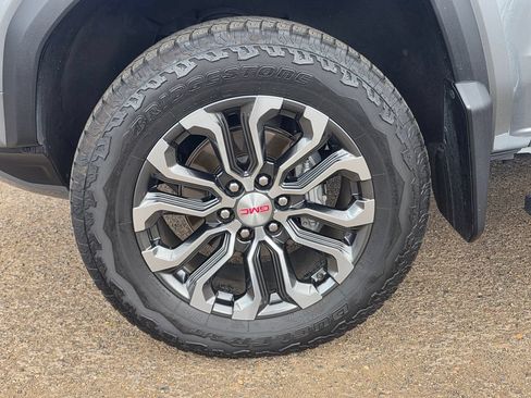 Used 2024 GMC Canyon Denali AWD/4WD image 38
