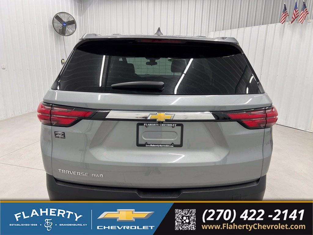 Used 2023 Chevrolet Traverse LS w/ Safety Package AWD/4WD image 4